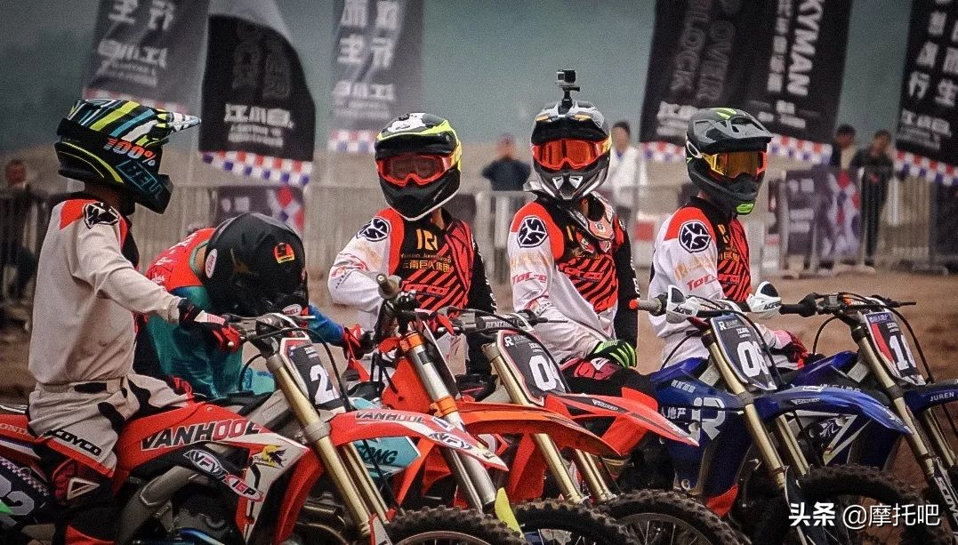 这摩托真好喝。。。不对....这酒真好骑！