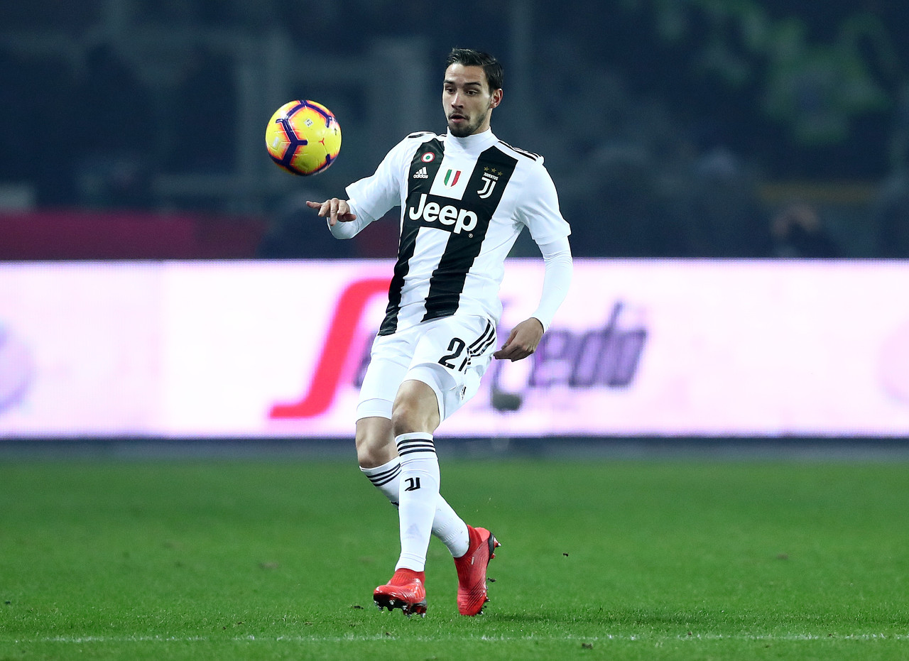 乱花渐欲迷人眼媒体经济烟雾弹，高层操作看不懂球迷一厢情愿