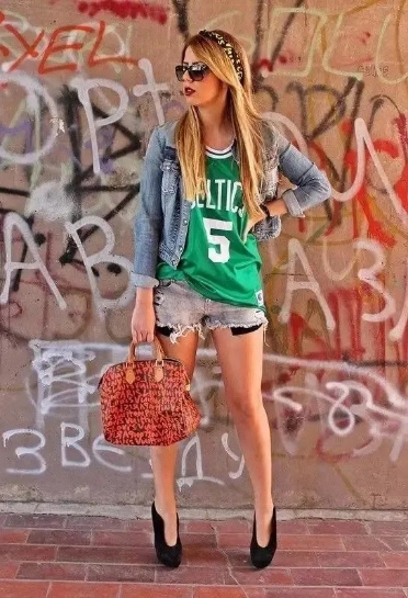 足球衣怎么穿更时尚一点,活力款衣服