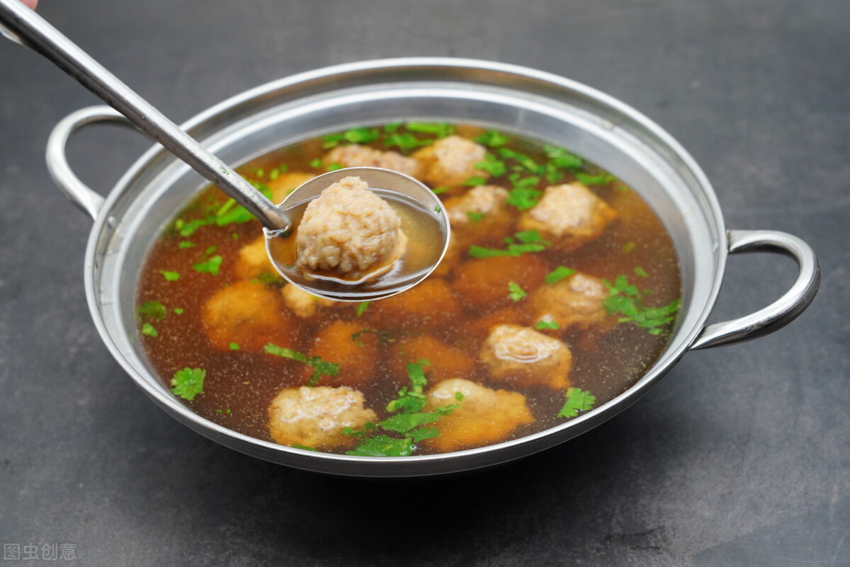 炸筋道肉丸子的家常做法大全,牛肉丸子怎么做又滑又嫩还筋道