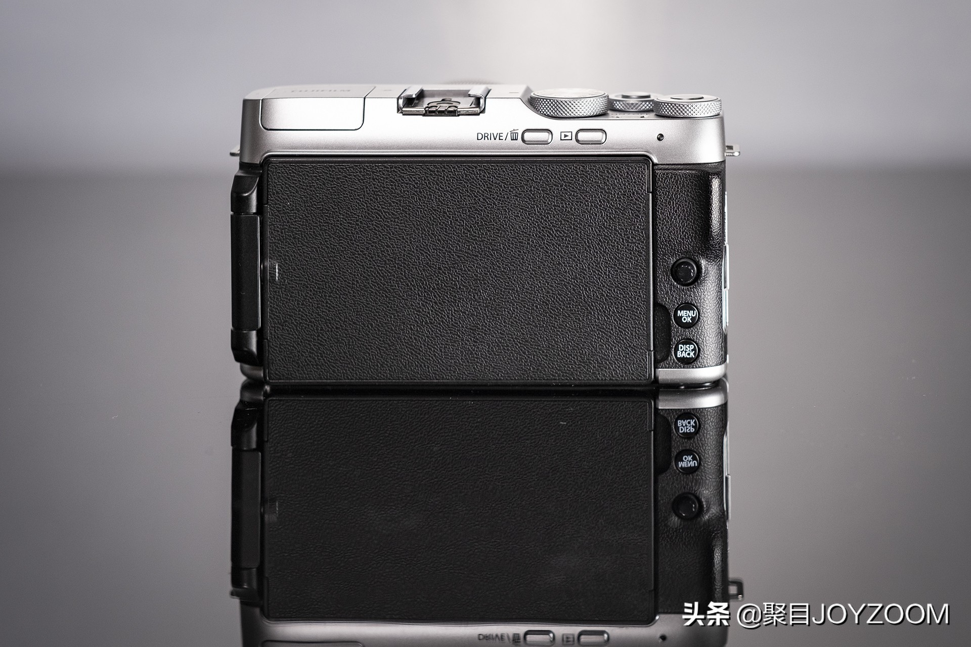 介绍一款aps-c画幅单反相机,新手值得买apsc画幅的相机吗