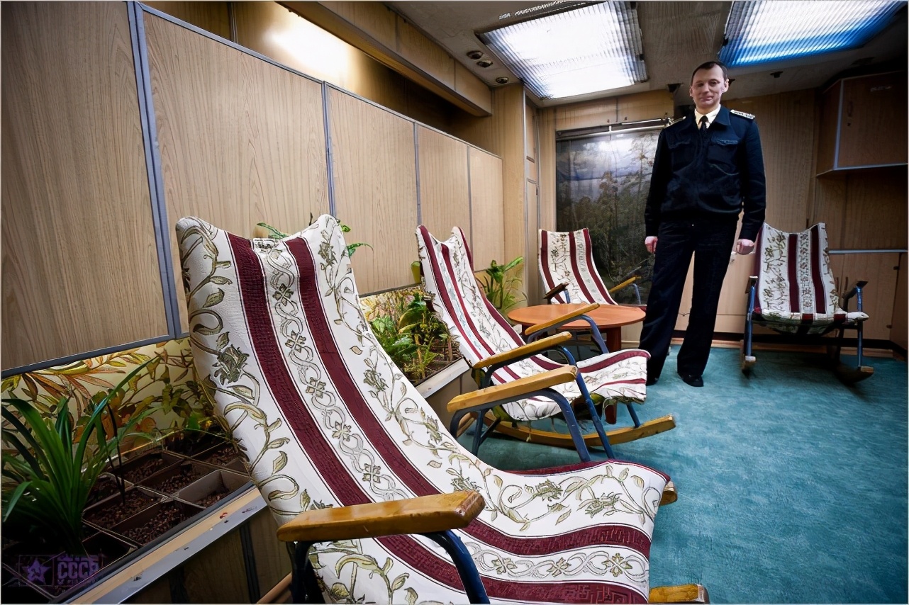 俄罗斯核潜艇的水下生活,核潜艇内部洗澡间