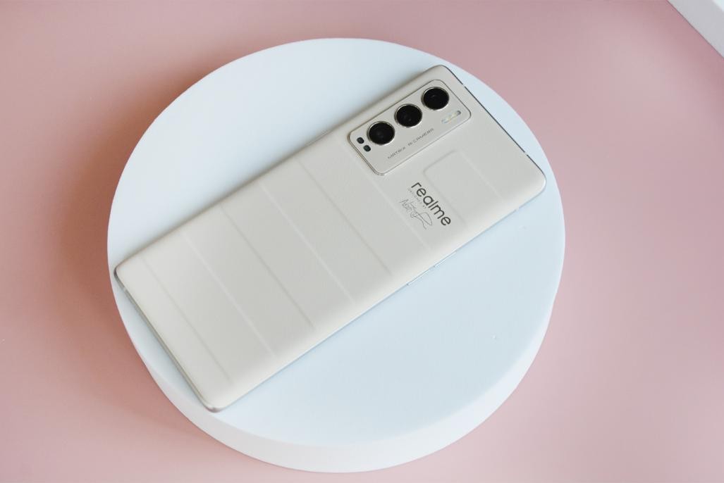 realme真我gt大师探索版手机1v4,realme真我gt2深度评测