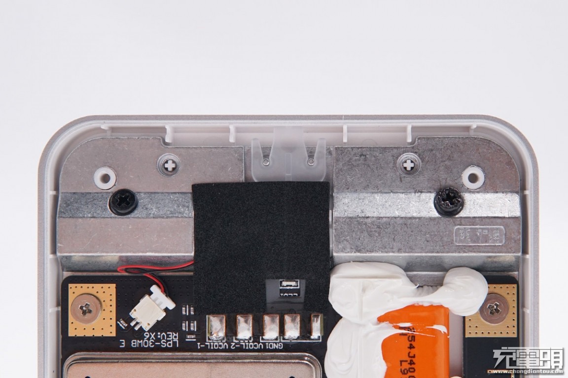 小米升降式无线充和80w无线充对比,小米20瓦无线充拆解