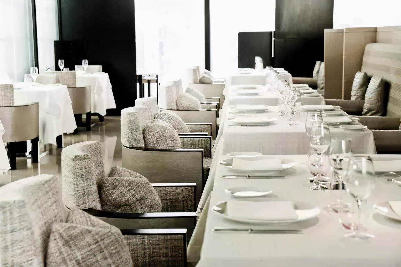 大牌下凡,LV开始卖咖啡了!P.S.日本最大LV旗舰店美翻了