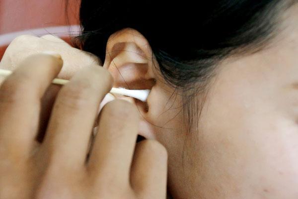 为什么油耳有狐臭而干耳也有狐臭,是不是所有的油耳都有狐臭