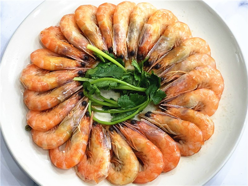煮虾时，用热水还是冷水？一旦用错“水”，虾绝对腥味重，肉质柴