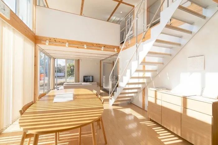 不懂这几点买二手房必踩坑,实木家具怎么买才不被坑