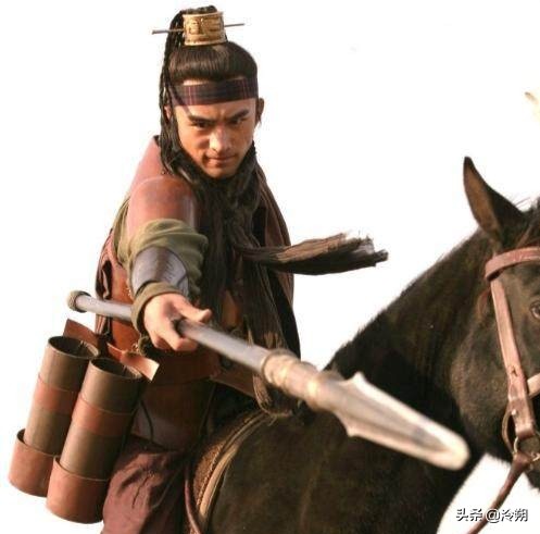 没羽箭张清连挑十五位梁山好汉,水浒里敢匹敌没羽箭张清的小人物