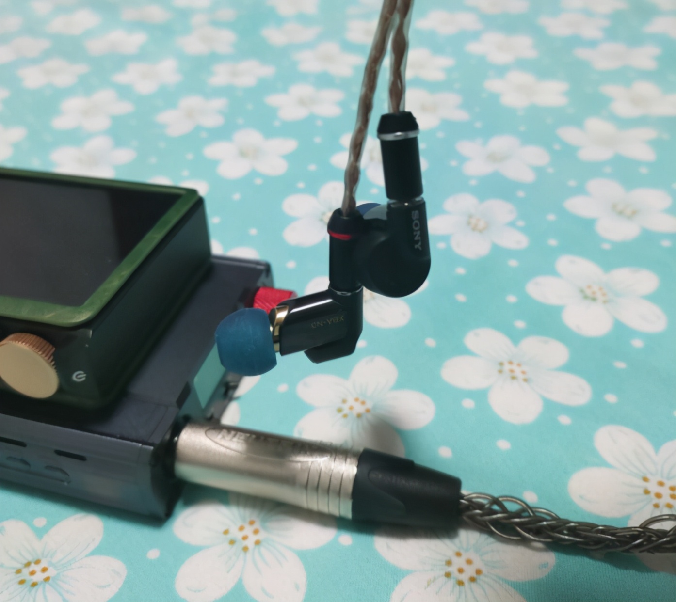 索尼这条动铁入门塞，让我深深被打动，为此着魔似得换线