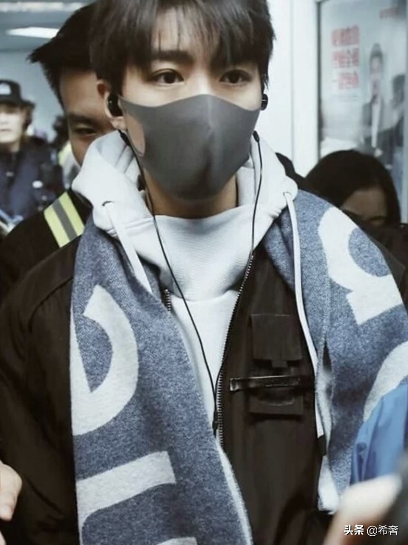 衣橱不能少了围巾保暖又时尚,保暖御寒柔软亲肤围巾