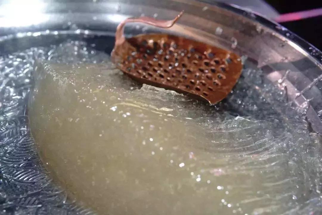 白色凉粉和黄色凉粉的区别,跟凉粉一样的东西是什么