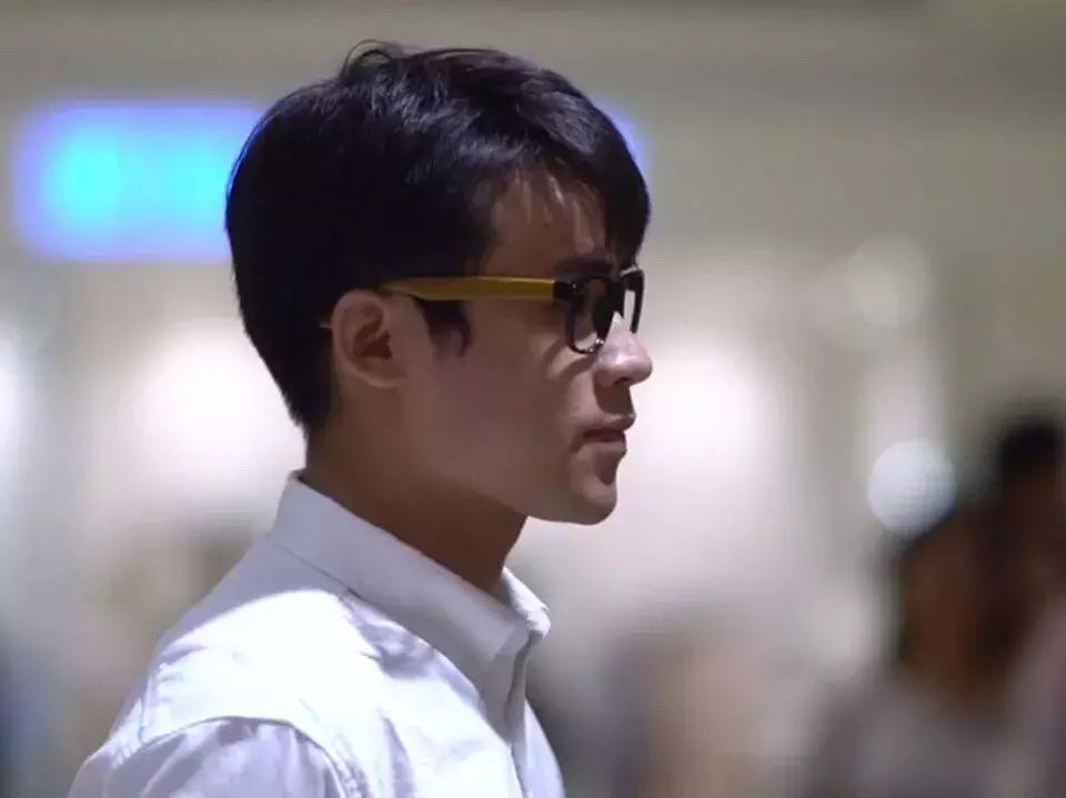 朝阳黄渤：从电视台裸辞成为百万大V，从无名小卒变成与麦迪并肩