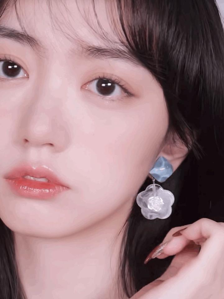 日常眼影妆手残党也能学会,不会画眼影的姐妹用这支懒人眼影