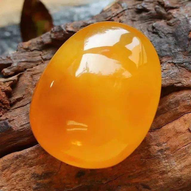 几十元的蜜蜡都是假的吗,藏民卖的蜜蜡是真的吗