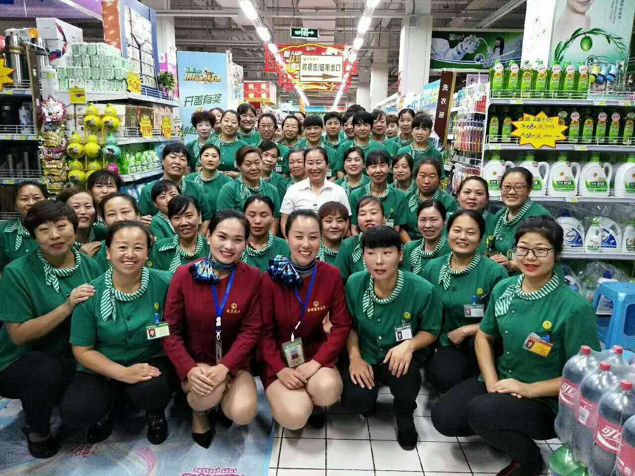 商业鬼才一天挣1700万,鬼才于东来把员工宠成公主病