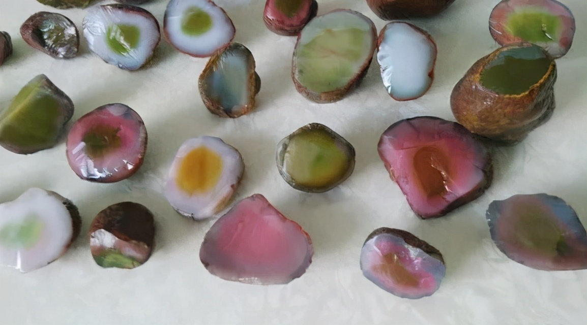 玛瑙五颜六色的珠子,糖果色玛瑙与盐源玛瑙的区别