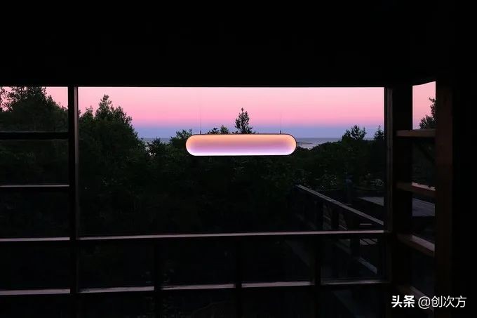 太阳能炫酷灯,好看的太阳能照明灯效果图