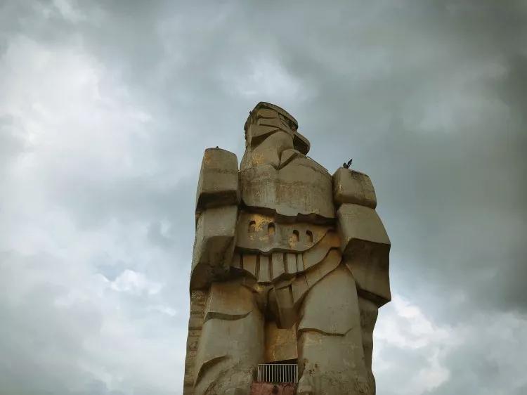 南山大金鹰在哪里,南山大金鹰修建的意义