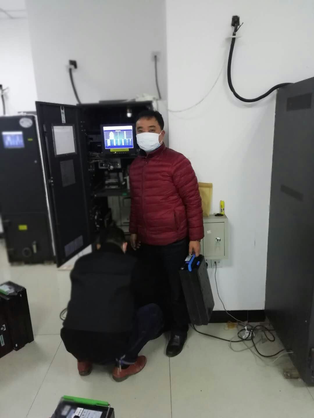 记疫情下的宝应农商银行运营部加钞员杨华岂