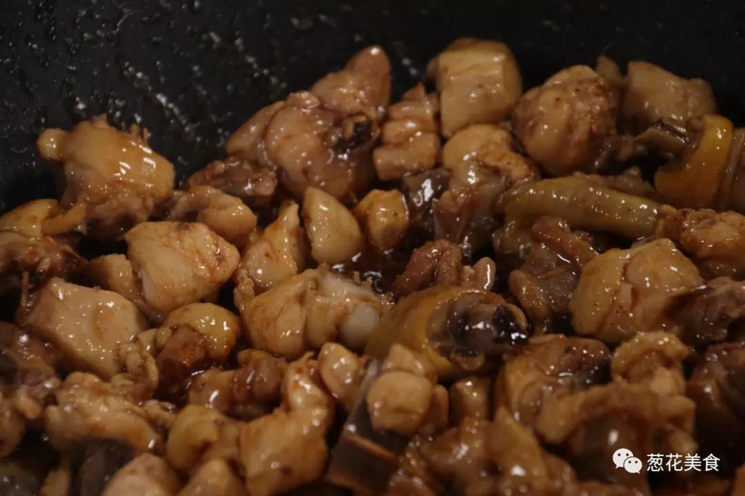 父子俩红烧鸡块的家常做法,红烧鸡块的家常做法正宗做法