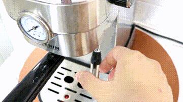 十五秒学会三段咖啡拉花,半自动意式咖啡机使用技巧