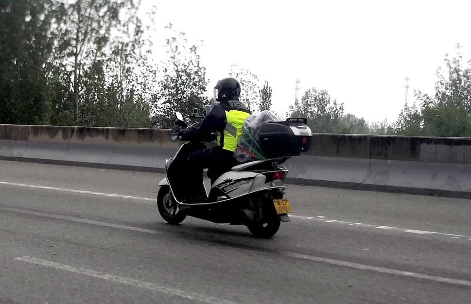 地方规定摩托车不能上高速合法吗,摩托车为啥不建议上高速呢