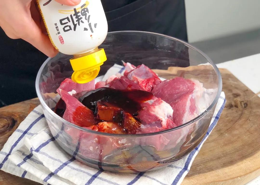 猪身上哪个部位的肉炒着最好吃,猪身上的肉都适合做什么菜