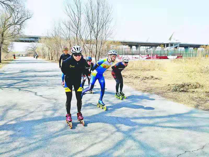 春天里的轮滑,春天来了带孩子玩轮滑文案