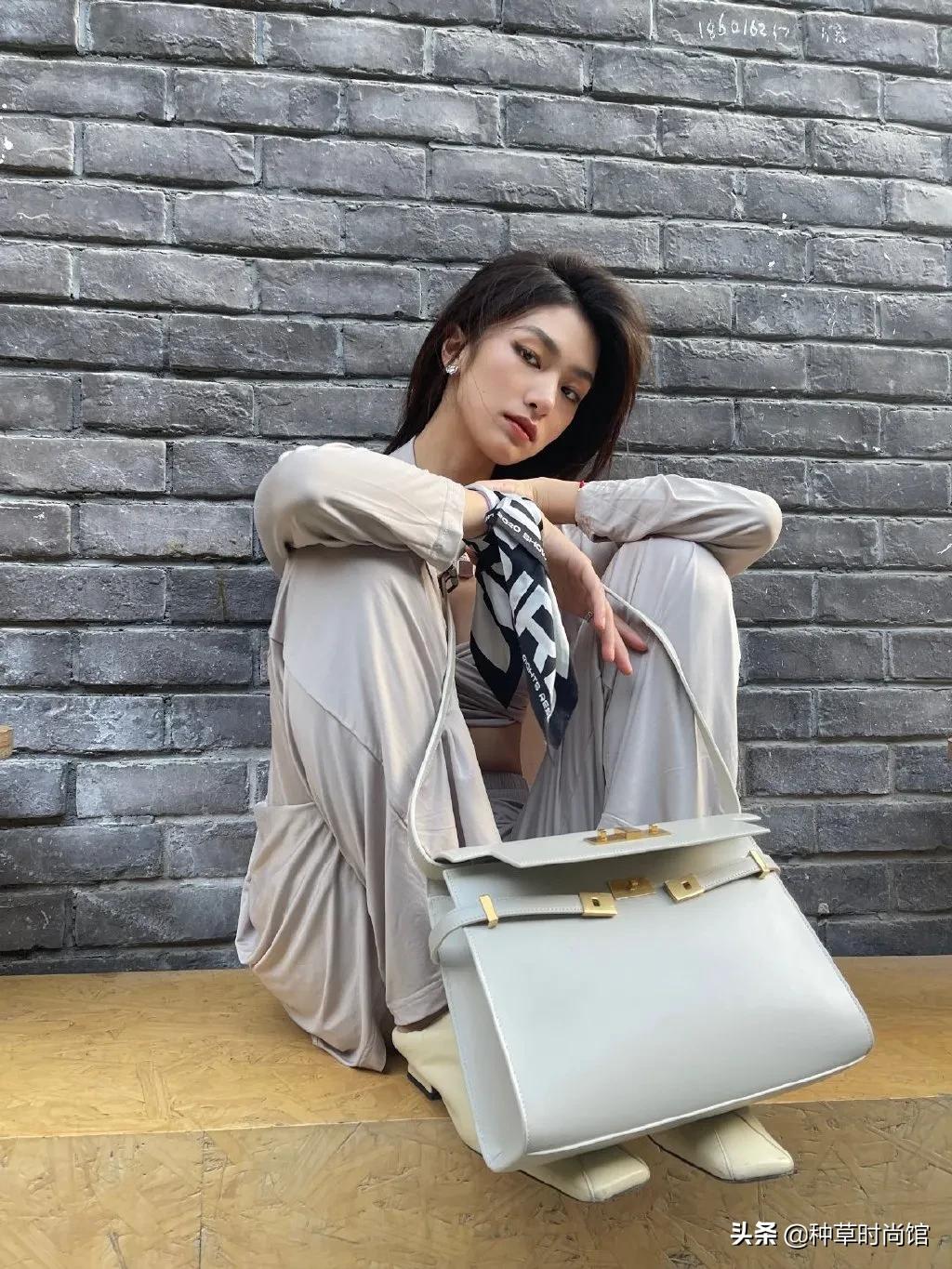 今夏必备的5款包包时髦炸了,5款神仙小众包包