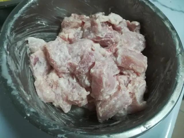 菠萝咕咾肉的由来,菠萝咕咾肉的咕咾什么意思