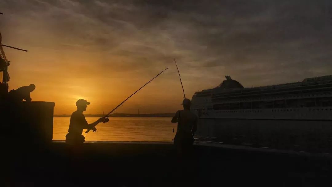 美国西海岸(碰撞)古巴哈瓦那