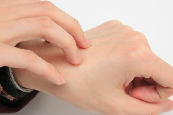 皮肤有小白点是白癜风,白癜风皮肤变化的几个阶段表现