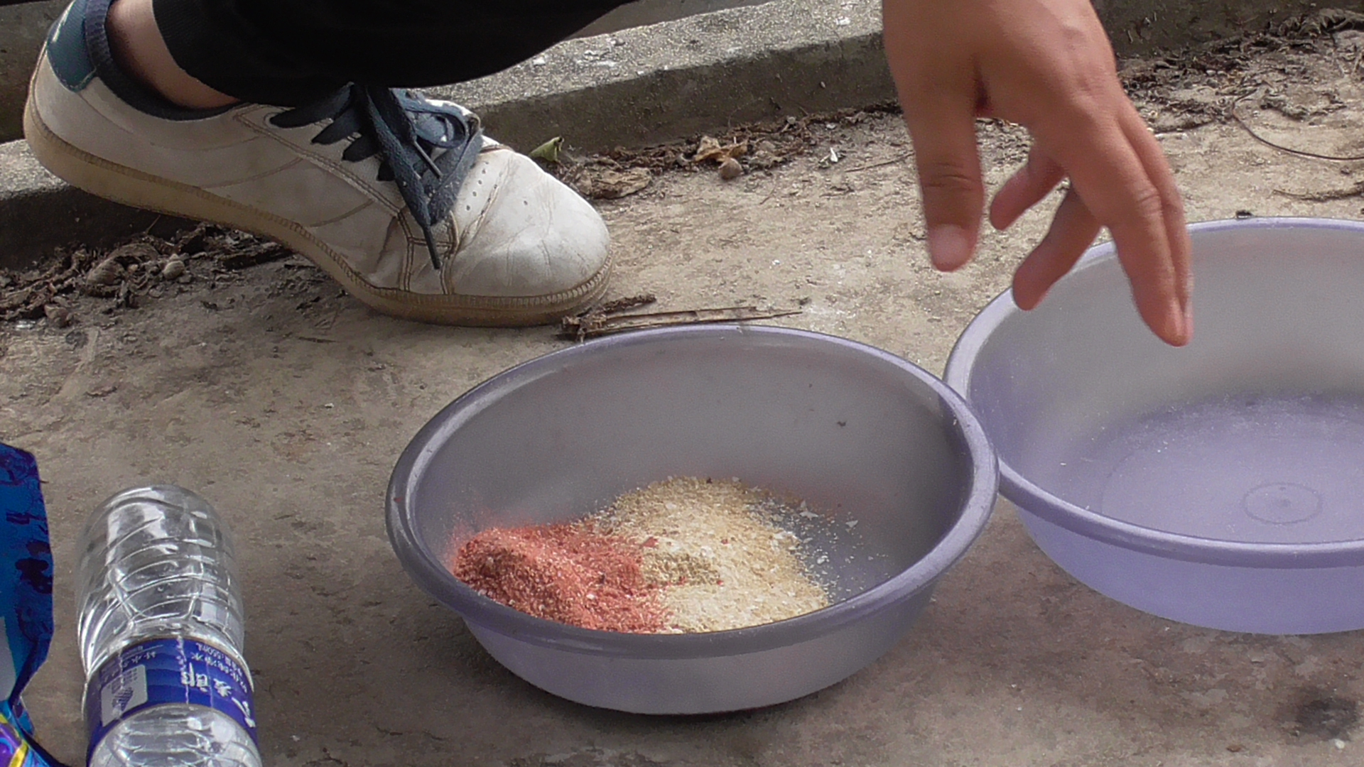 下雨前几天没口、闹小鱼？作钓时记住这四点，鱼获也不少