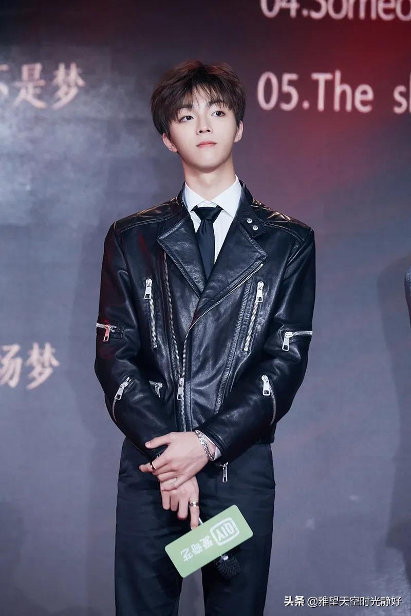 男明星西装穿搭夏季帅气,男士明星皮衣西服外套搭配