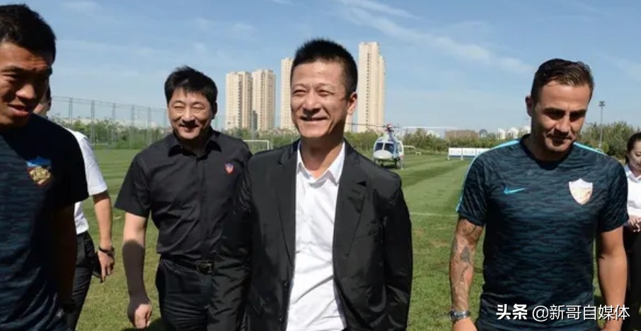 真爱足球，曝在监狱的他仍愿意出手救天海，去年不曾欠一分钱