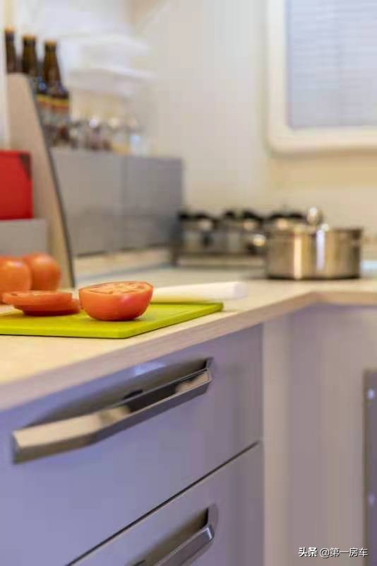 长城炮房车底盘升级气囊,长城炮4座房车测评