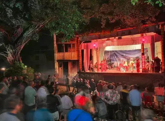 广东居然藏着一个神秘天坑,广东这座小镇藏着多少宝藏