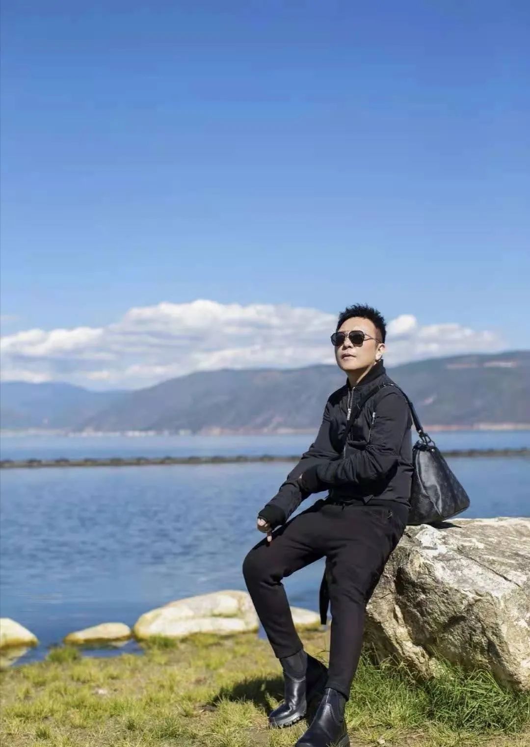 许巍蓝莲花辞职什么梗,许巍的蓝莲花和离职有啥关系