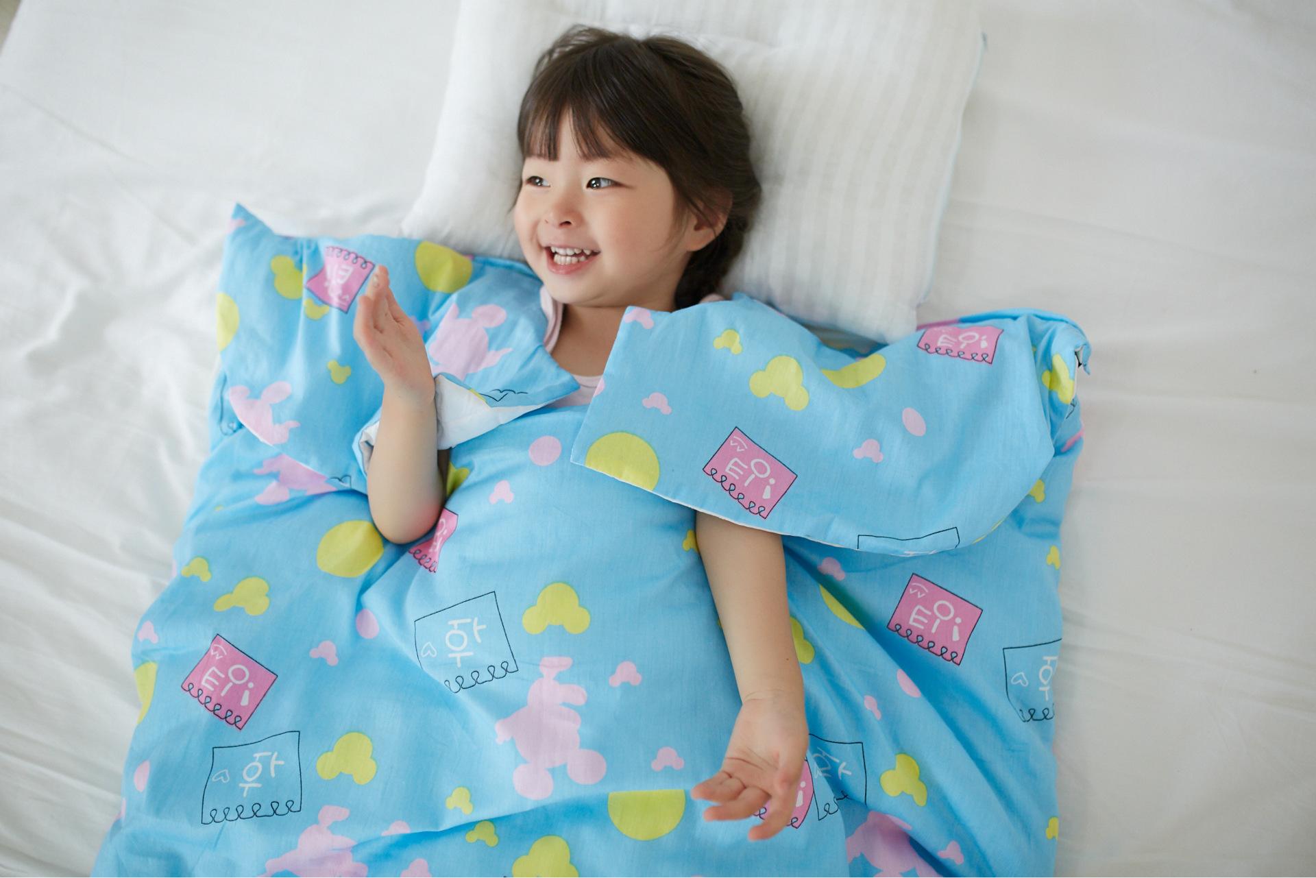 儿童睡觉不枕枕头的好处和坏处,睡枕头和不睡枕头长大后的区别