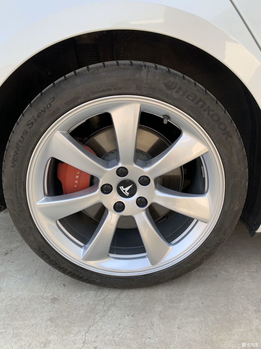 特斯拉model3车主真实用车感受,10万公里特斯拉model3实测