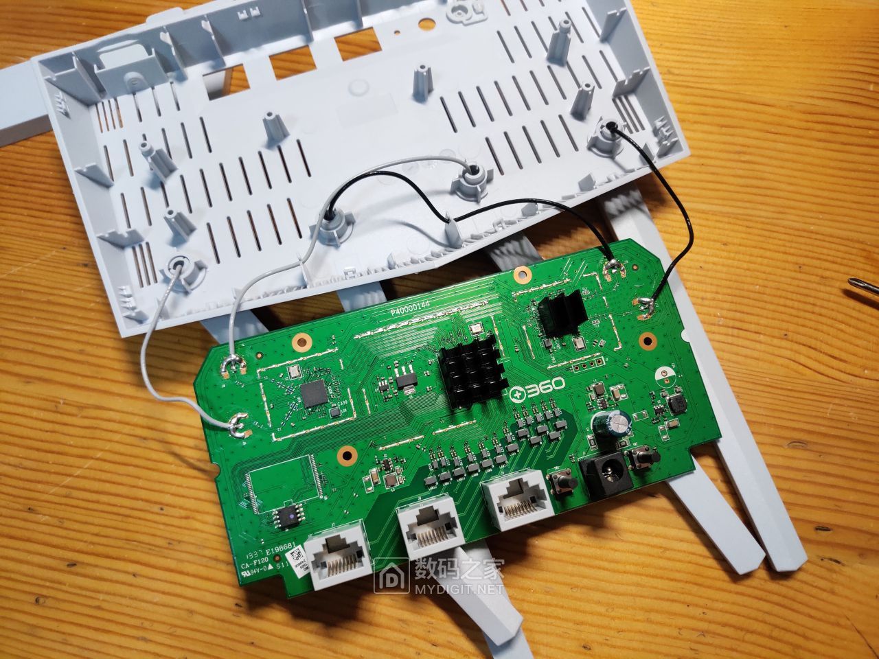 360安全盾t5g路由器评测,360v5s路由器与v5s加强版对比评测