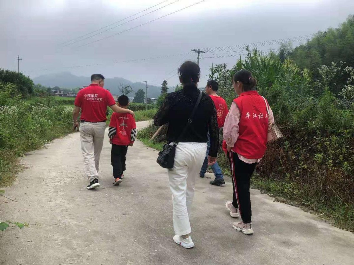 关爱儿童守护儿童,守护少年儿童志愿服务