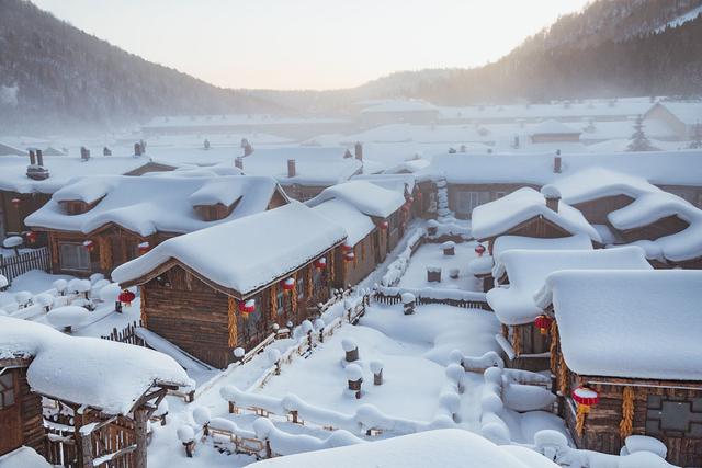 黑龙江省牡丹江市雪乡第一场大雪,雪乡迎来深秋第一场雪
