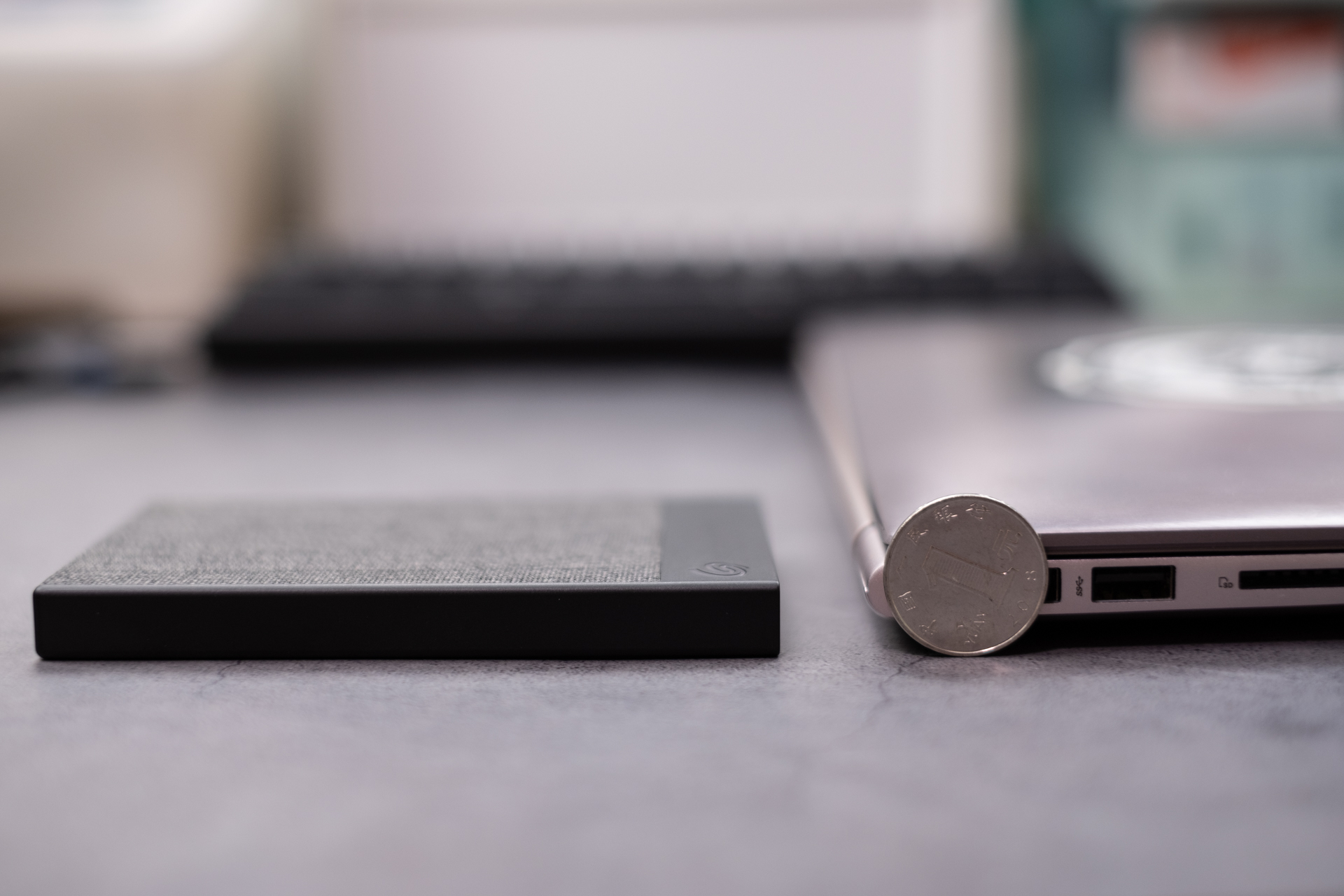 硬件级别安全加密硬盘,让日常工作更放心,避免商业敏感文件泄密