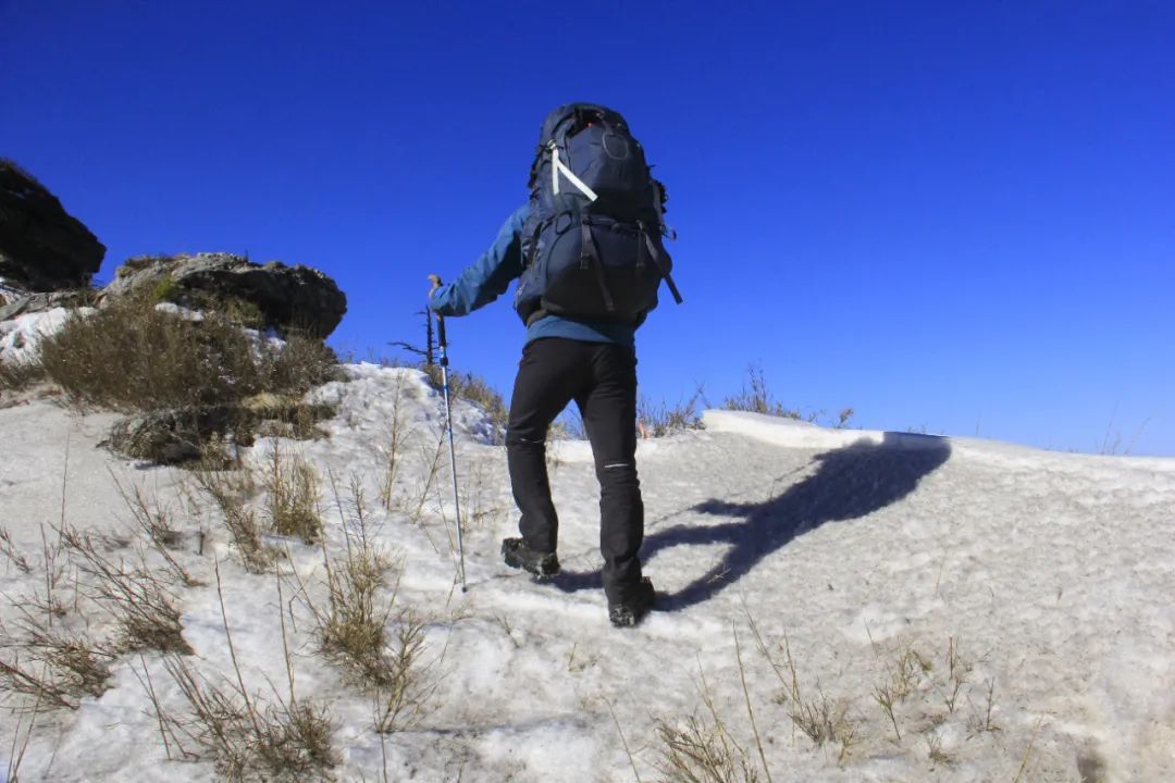 光鹿跑兵冰徒步,秦岭光鹿跑冰穿越攻略