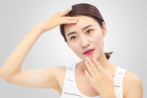 女性私部瘙痒红肿刺痛用什么药,皮肤瘙痒和刺痛怎么办