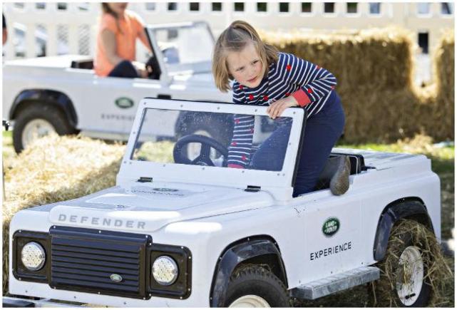 英女王的曾孙女夏洛特,英国女王和她的曾孙女夏洛特