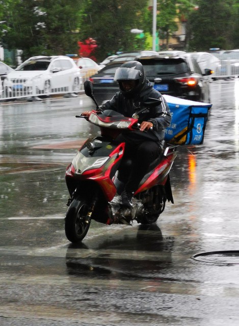 美团外卖小哥*工罢**，接单不送直接注销账号，为何？