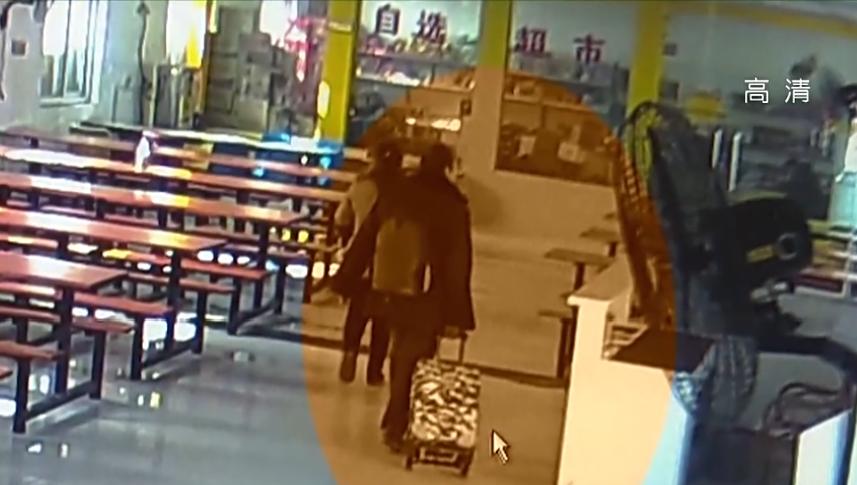 造假币的老汉被抓,高仿品冒充正品诈骗